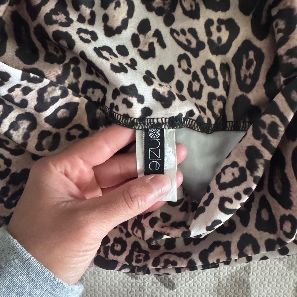 Leopard Print Onzie Leggings - Picture 3 of 4